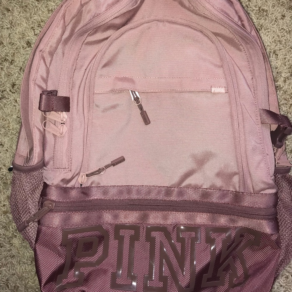 VS•Pink backpack‼️
